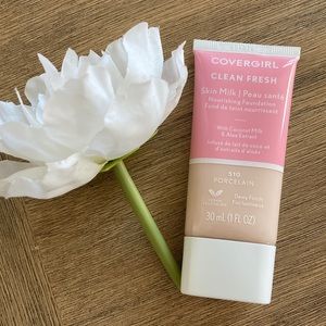 NEW Covergirl Clean Fresh Skin Milk in Porcelain